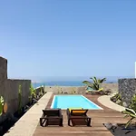 Canaryislandshost I Oliva Villa *