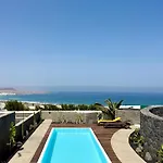 Canaryislandshost I Oliva Villa Famara