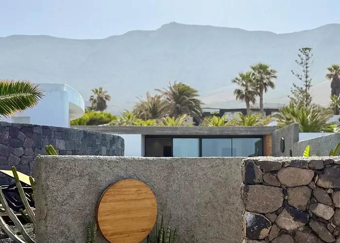 Canaryislandshost I Oliva Фамара