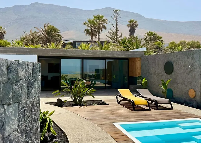 Canaryislandshost I Oliva Фамара