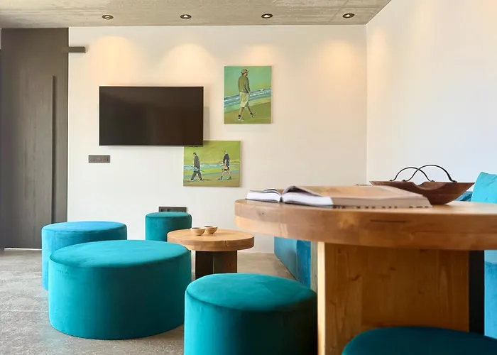 Canaryislandshost I Oliva * Фамара