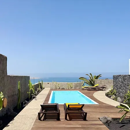 Canaryislandshost I Oliva Villa *