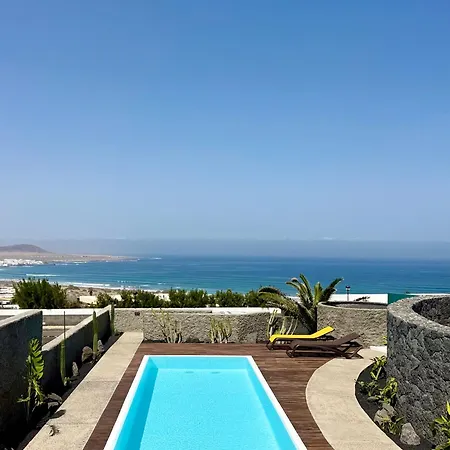 Canaryislandshost I Oliva Villa Famara