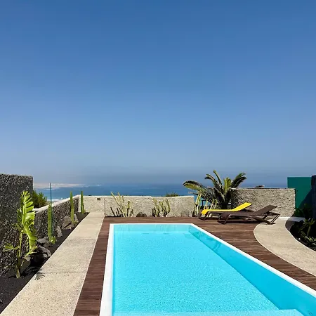Canaryislandshost I Oliva Villa