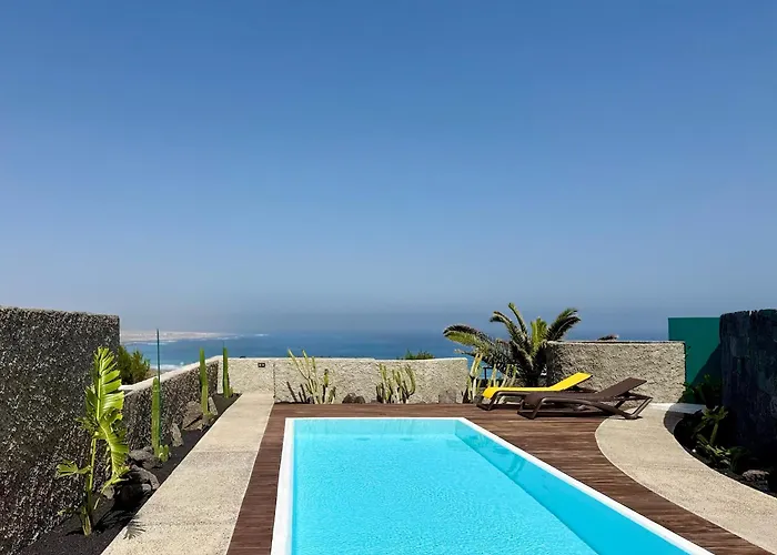 Canaryislandshost I Oliva Villa